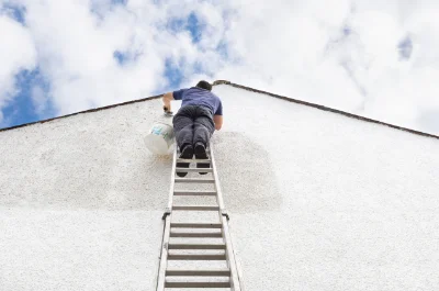 Peinture extérieure au Torpt — façades et ravalement
